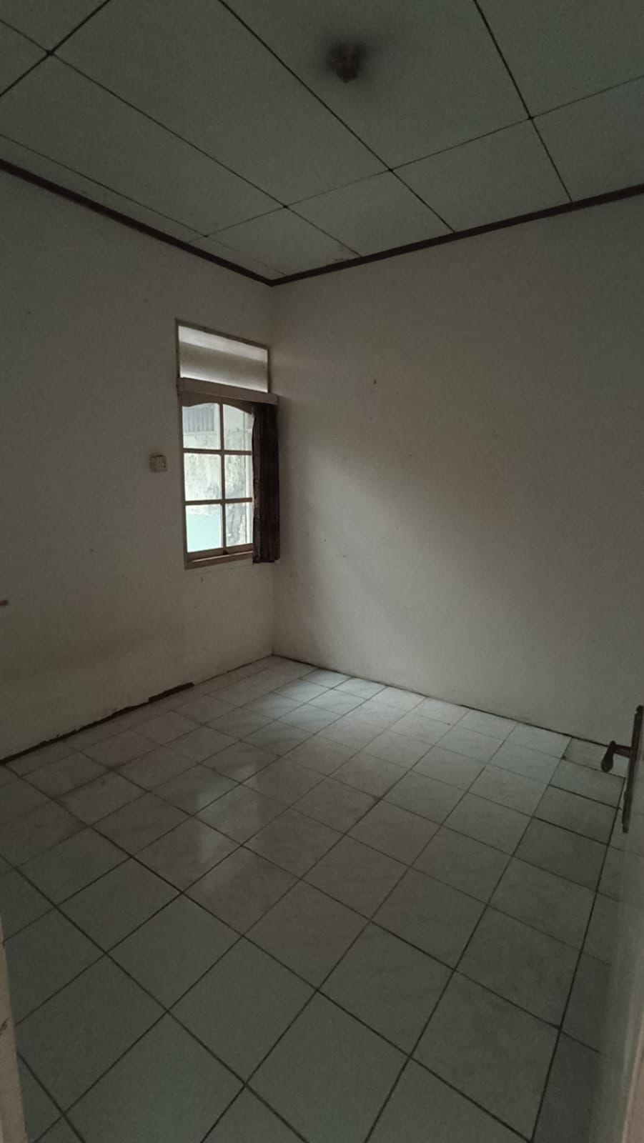 Dijual rumah lama komplek di Serua Indah, Ciputat, Tangsel