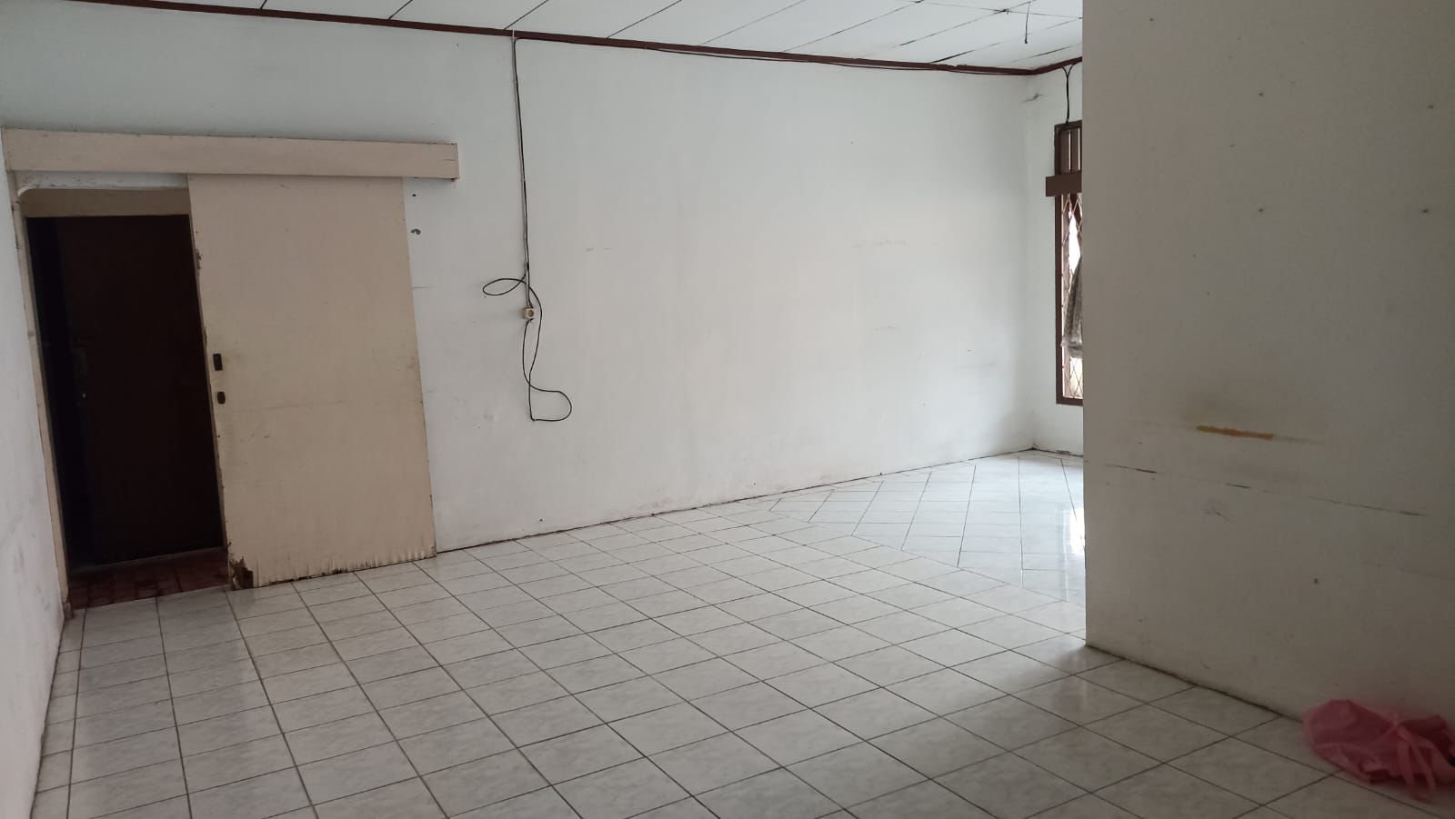 Dijual rumah lama komplek di Serua Indah, Ciputat, Tangsel