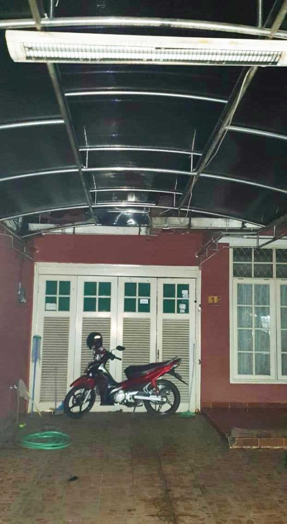 RUMAH DI CLUSTER TAMAN BEVERLY LIPPO CIKARANG
