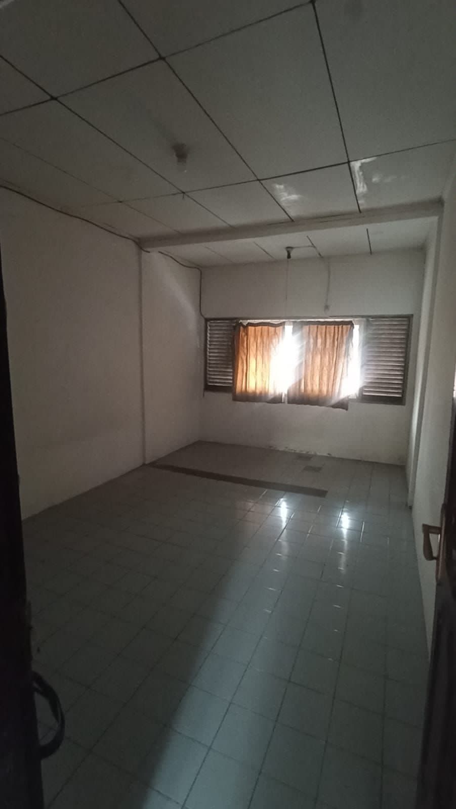 Dijual rumah lama komplek di Serua Indah, Ciputat, Tangsel