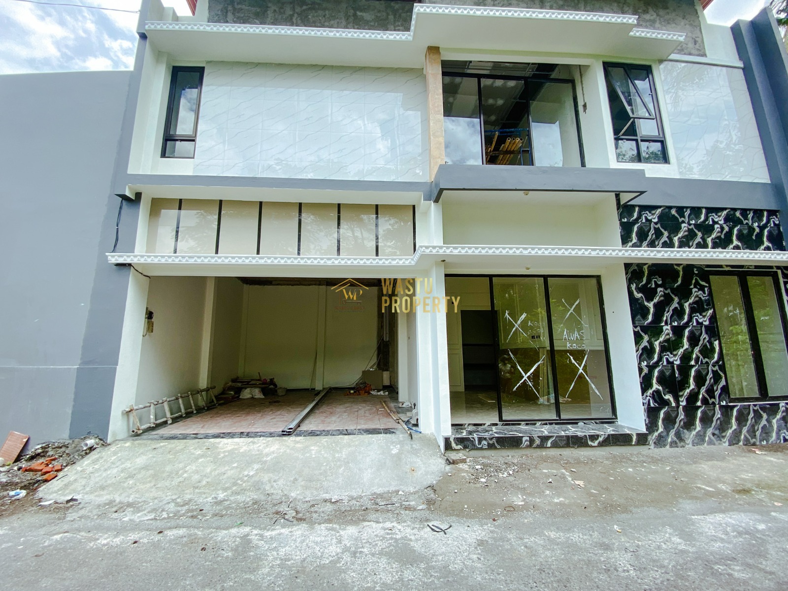 Jual Rumah 2 Lantai Strategis dan Nyaman – Harga Bersahabat!