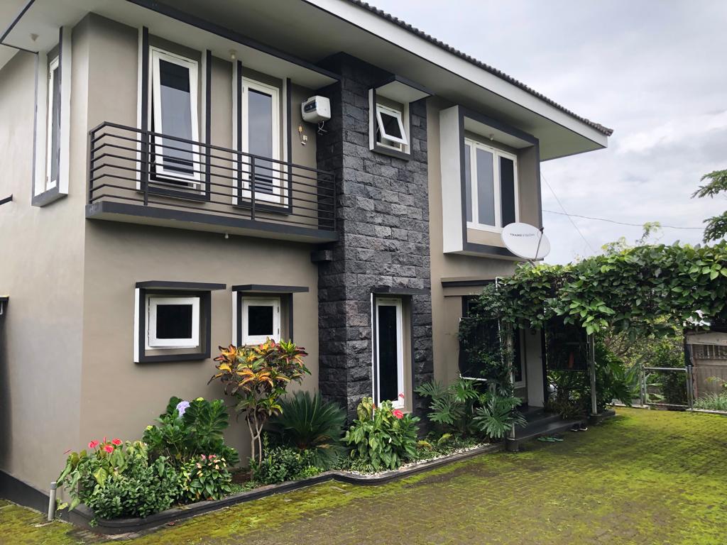 Dijual Villa Eksklusif di Batu – Suasana Asri dan Sejuk!