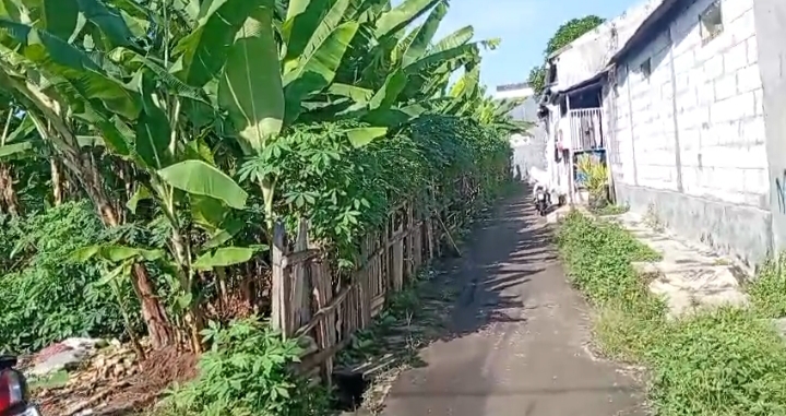 Tanah 800 m2 akses motor bisa Kerjasama bagus untuk cluster