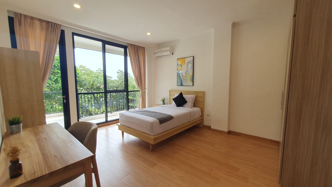 Disewakan 3 bedrooms apartment at Executive Paradise Complex