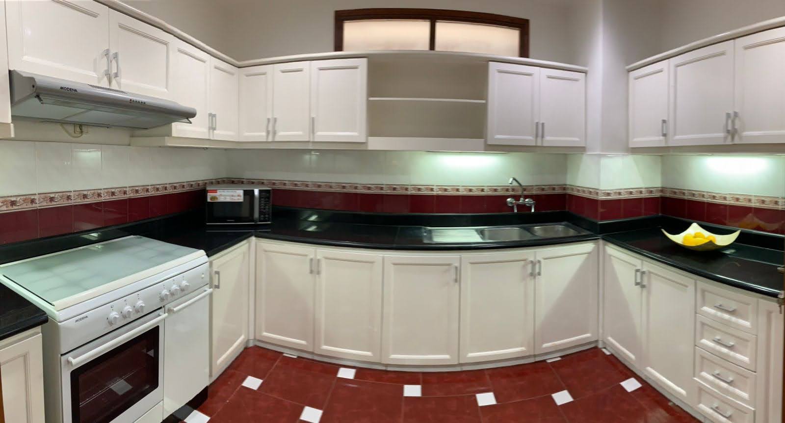 Disewakan 2 bedrooms apartment at Executive Paradise Complex