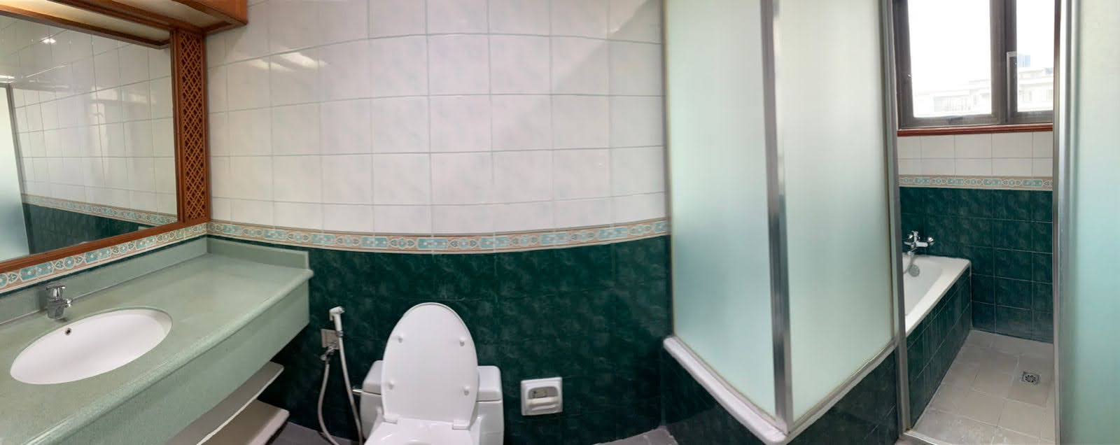 Disewakan 2 bedrooms apartment at Executive Paradise Complex