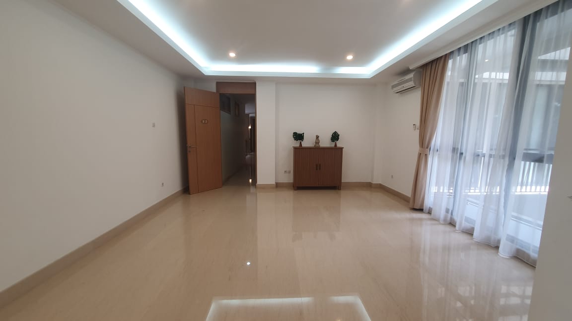 Disewakan 3 bedrooms apartment at Executive Paradise Complex