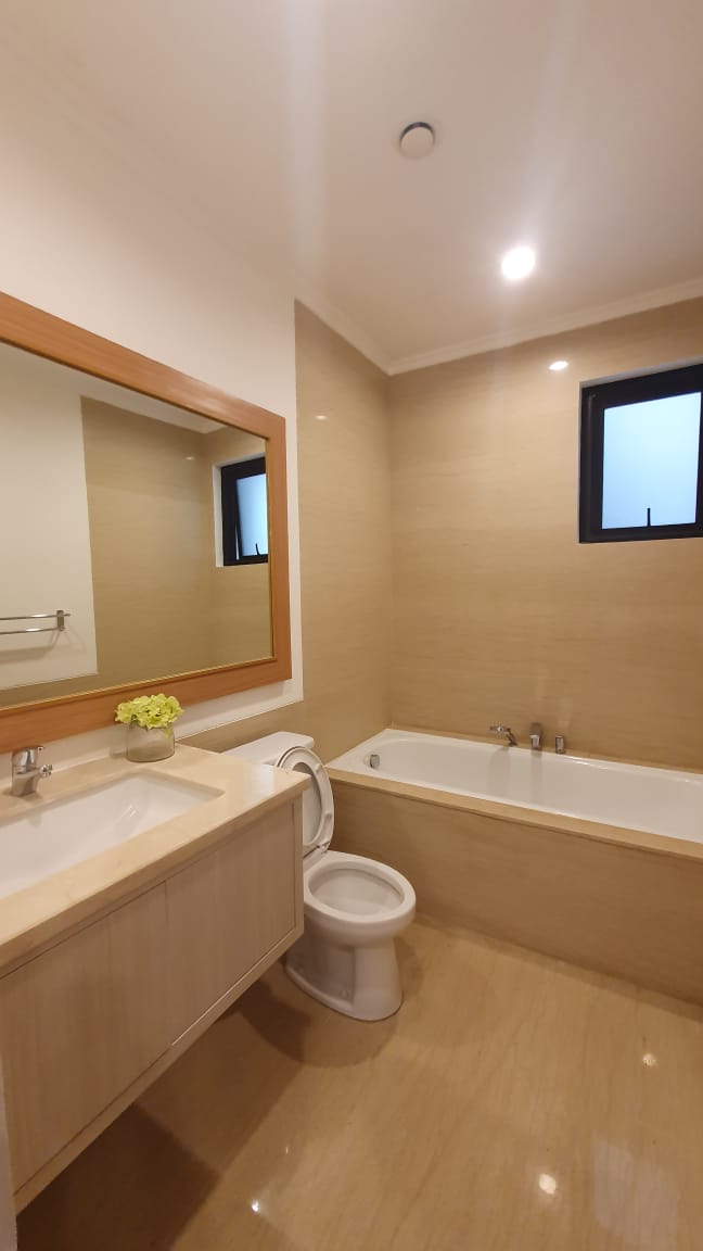 Disewakan 3 bedrooms apartment at Executive Paradise Complex