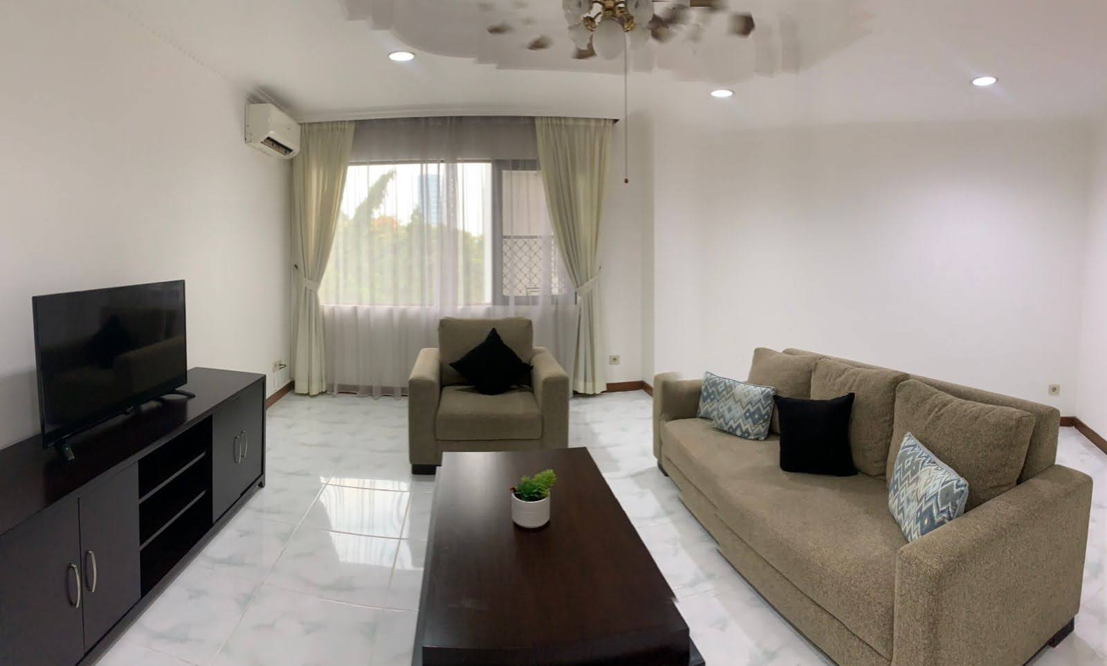 Disewakan 2 bedrooms apartment at Executive Paradise Complex