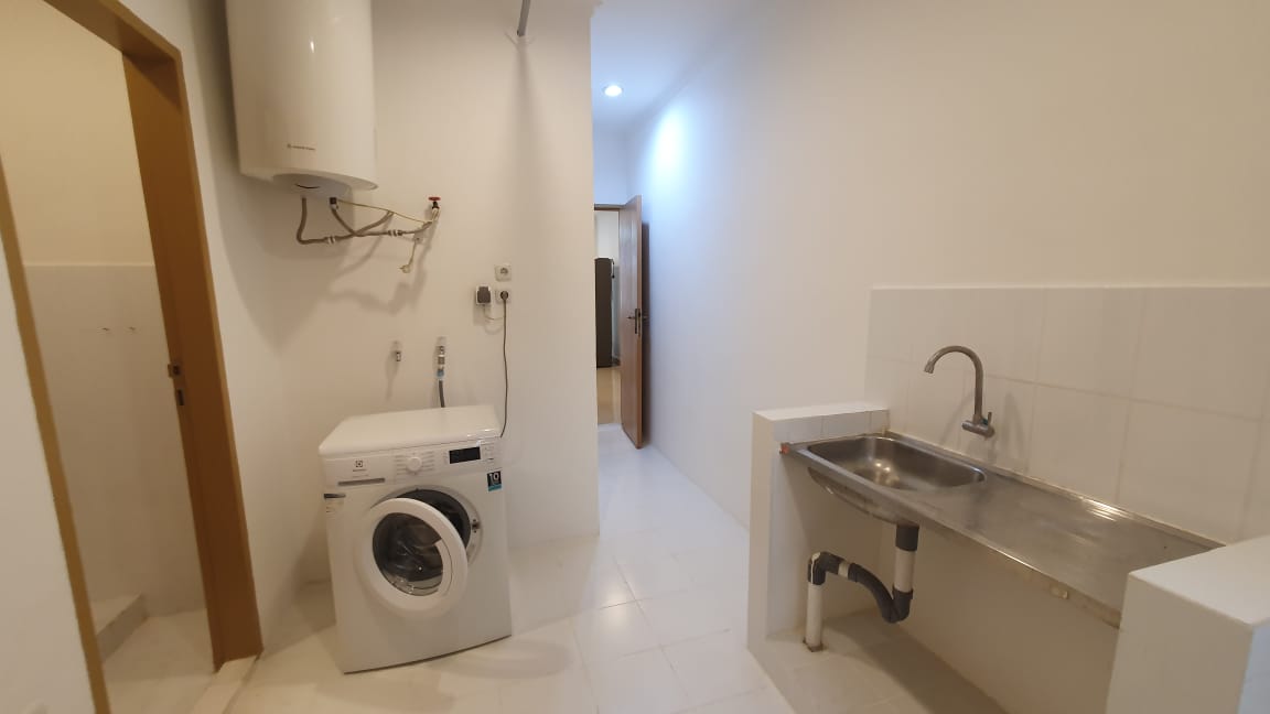 Disewakan 3 bedrooms apartment at Executive Paradise Complex