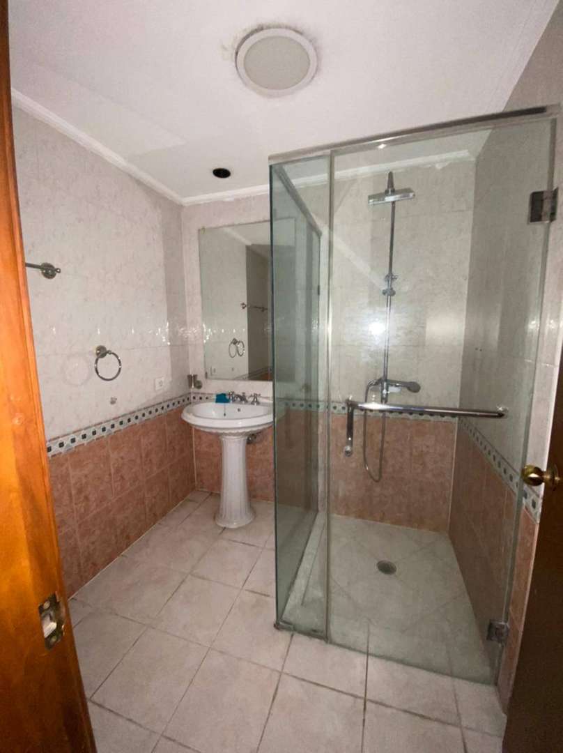 Disewakan CONDOMINIUM REGENCY Lantai 19 , Surabaya