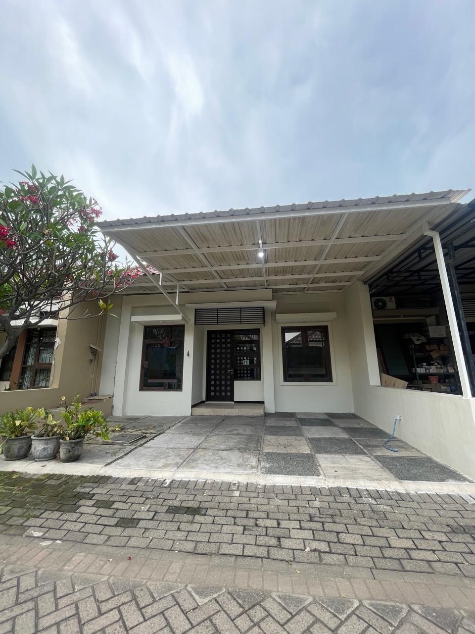 rumah disewakan royal ketintang regency surabaya
