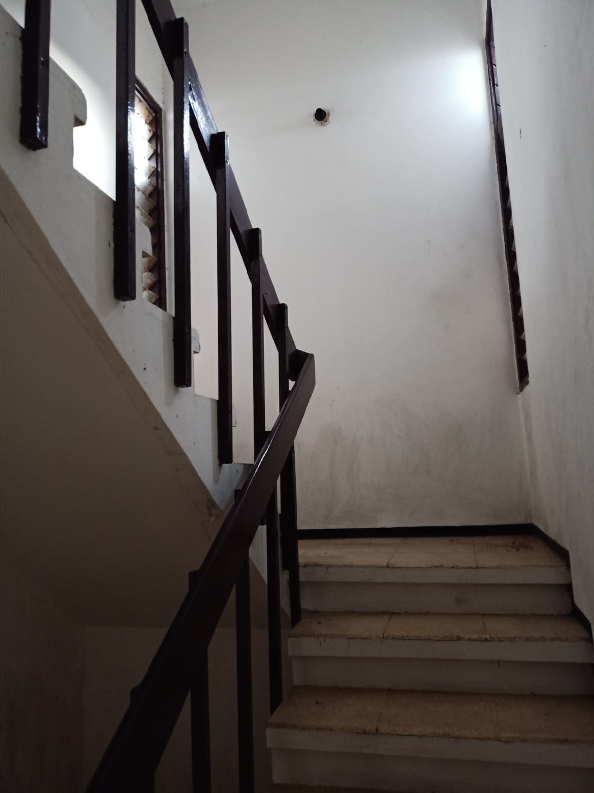 dijual rumah di area usaha kuliner Kelapa Gading Timur