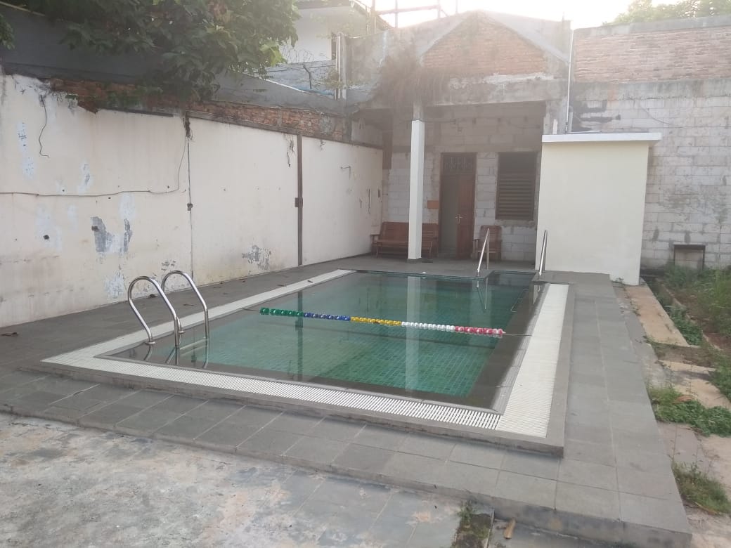 Dijual rumah mewah luas di Kebon Jeruk, Kelapa Dua Jakarta Barat