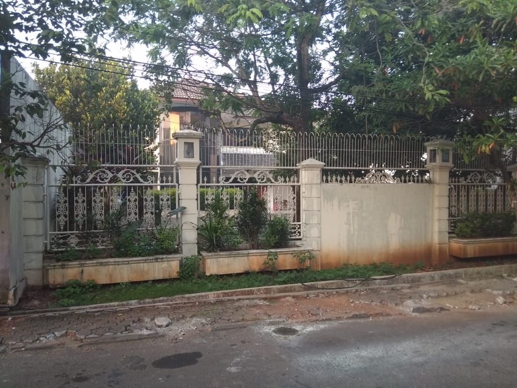 Dijual rumah mewah luas di Kebon Jeruk, Kelapa Dua Jakarta Barat