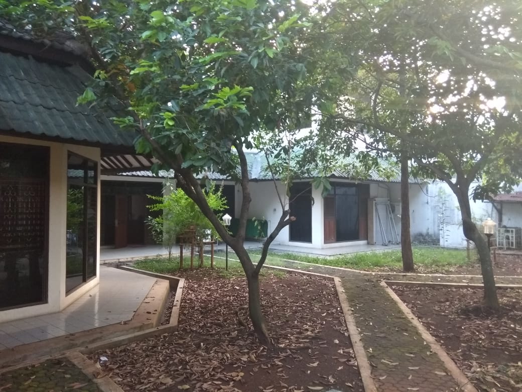 Dijual rumah mewah luas di Kebon Jeruk, Kelapa Dua Jakarta Barat