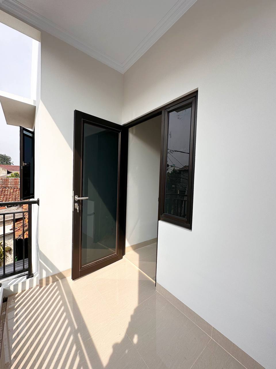Rumah baru non cluster Kalisari Pasar Rebo Jakarta Timur