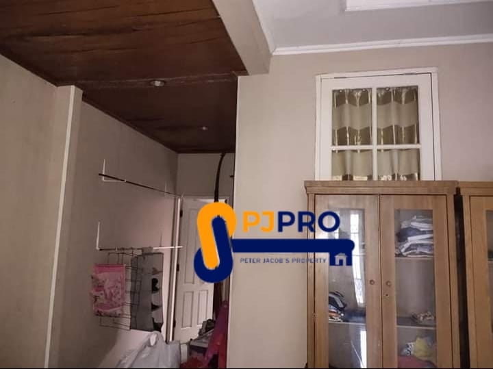 Dijual Cepat Rumah Bagus Hadap Selatan di Harapan Indah Bekasi