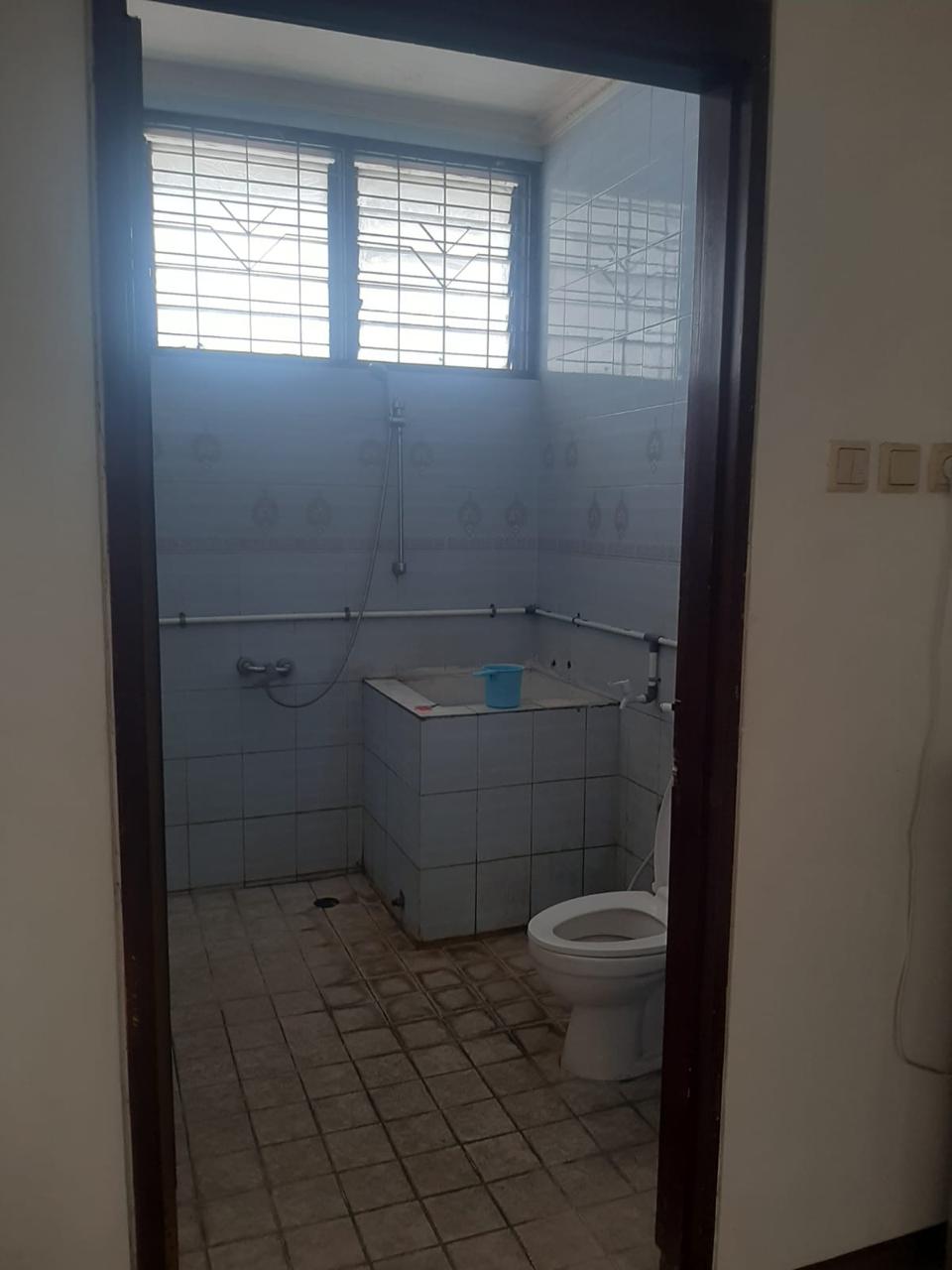 Rumah Lebar 20 Meter Super Strategis Pinggir Jalan Terogong Raya