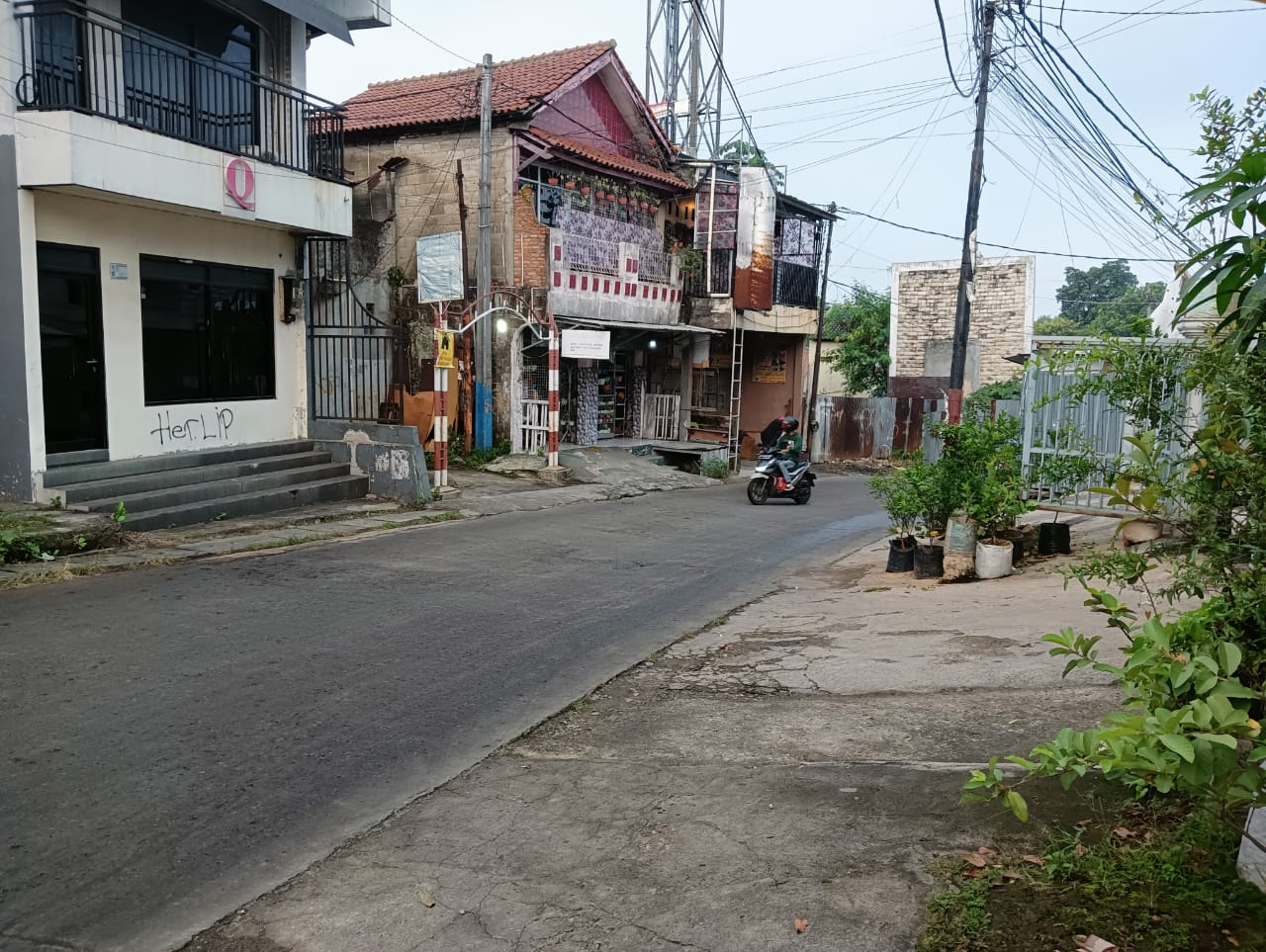 Ruko 2 lantai mewah dikelapadua depok dekat mako brimob