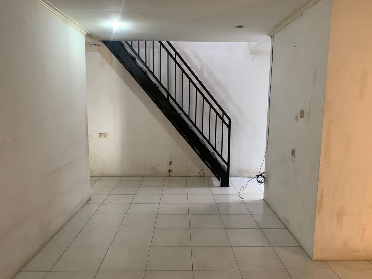 Dijual Cepat Rumah Hook Harga Menarik Di Taman Mangu Indah