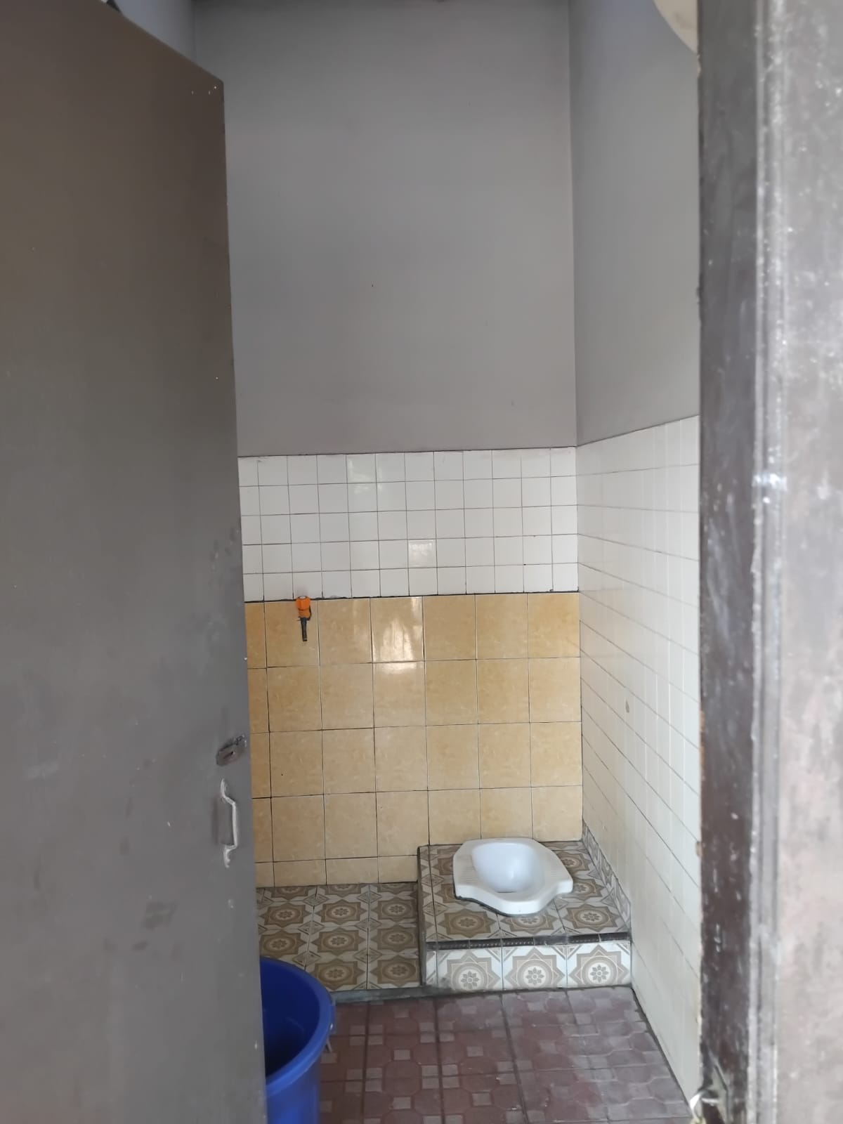Dijual rumah komplek strategis di Kota Bekasi Jakasampurna