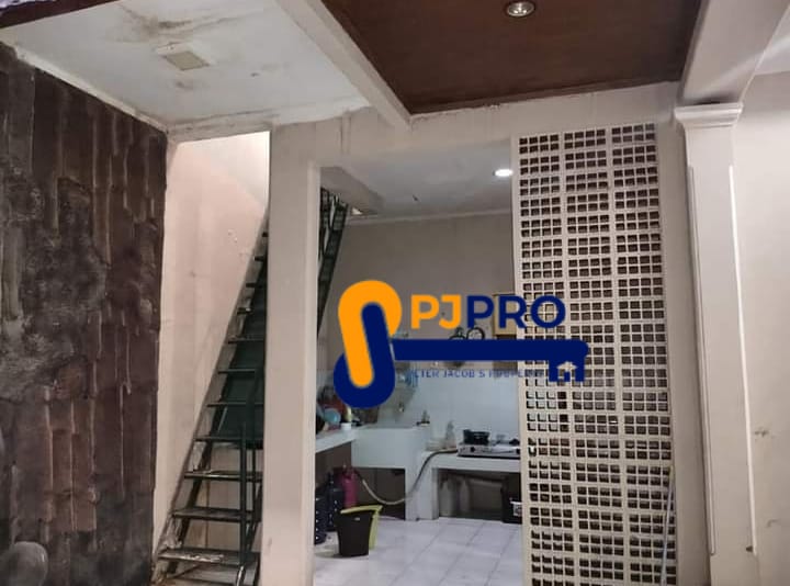 Dijual Cepat Rumah Bagus Hadap Selatan di Harapan Indah Bekasi