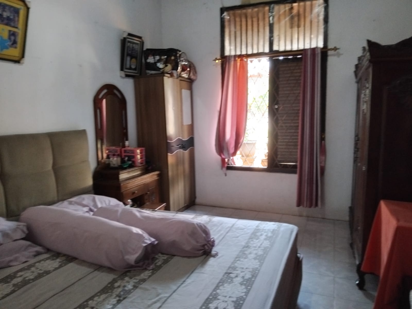 Dijual rumah komplek strategis di Kota Bekasi Jakasampurna