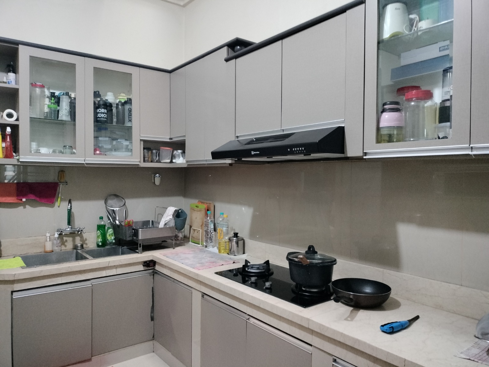 Dijual rumah Intercon Kebun Jeruk, Srengseng, Kembangan