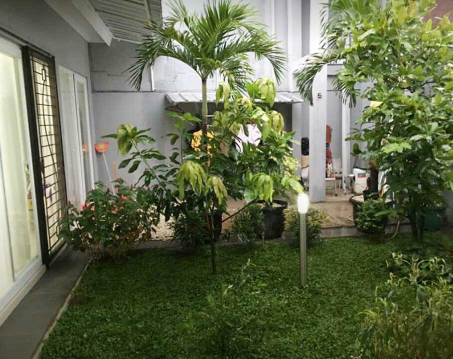 RUMAH DI PERUM PENINSULA BEKASI SELATAN