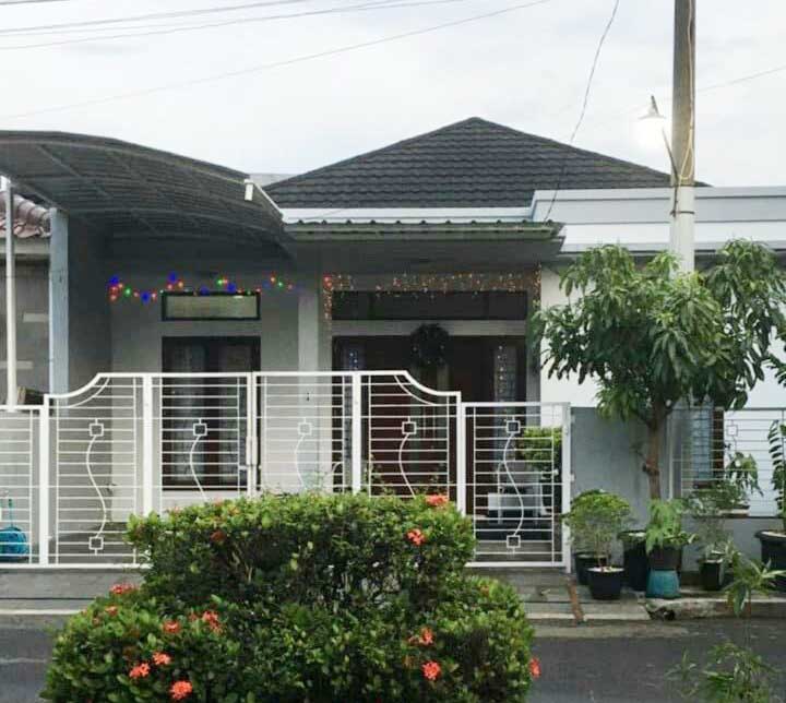 RUMAH DI PERUM PENINSULA BEKASI SELATAN