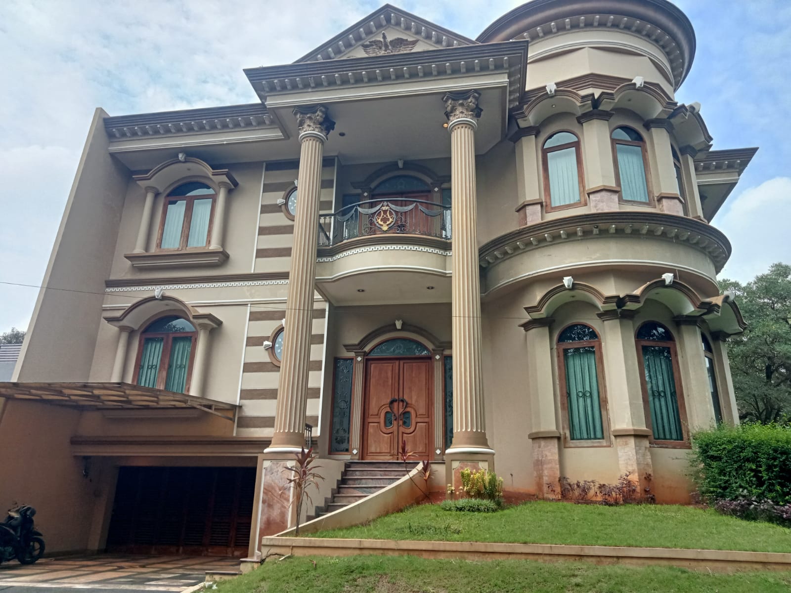 Dijual rumah di Taman Senayan Sektor 9 Bintaro, Pondok Pucung