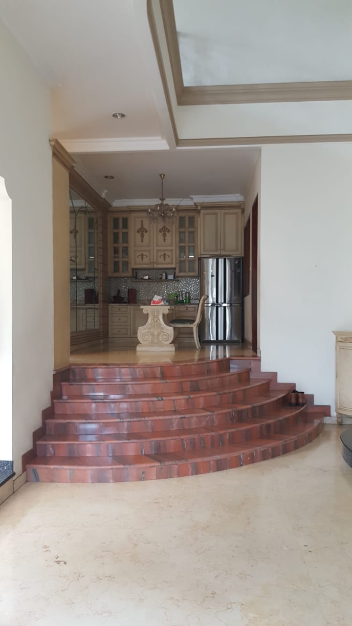Dijual rumah di Taman Senayan Sektor 9 Bintaro, Pondok Aren