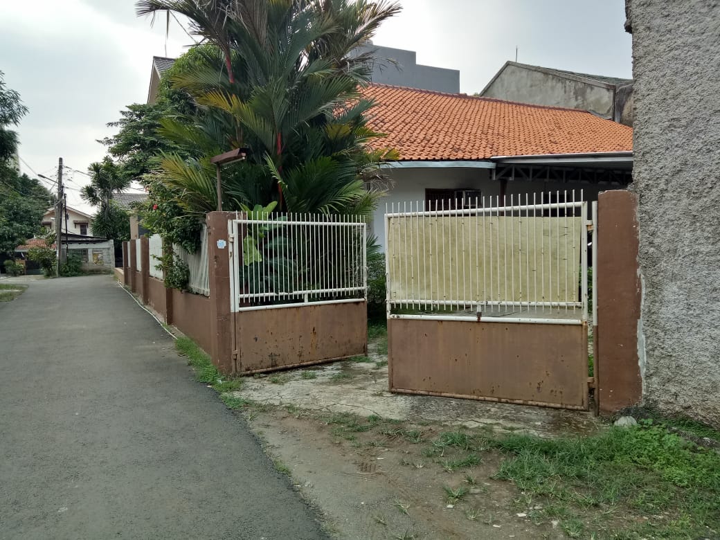 Dijual rumah strategis di Tanjung Barat, Jagakarsa, Jakarta