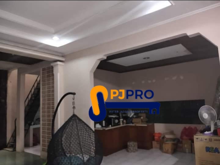 Dijual Cepat Rumah Bagus Hadap Selatan di Harapan Indah Bekasi