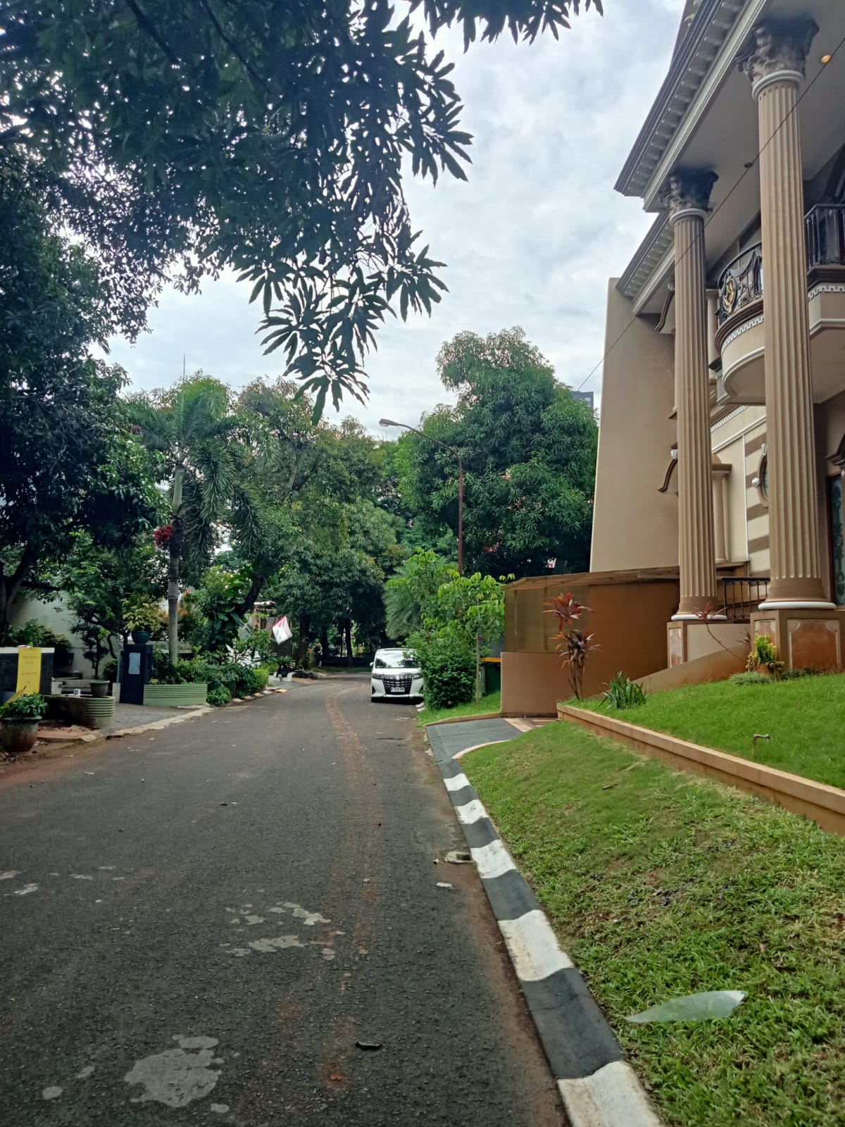 Dijual rumah di Taman Senayan Sektor 9 Bintaro, Pondok Pucung
