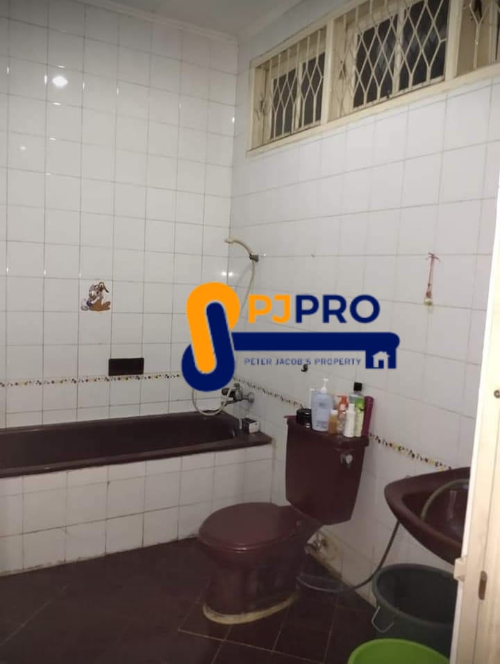 Dijual Cepat Rumah Bagus Hadap Selatan di Harapan Indah Bekasi