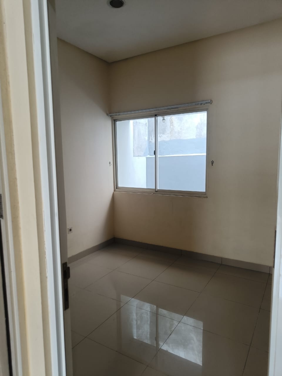 Dijual bu rumah Green Lake City, Petir, Cipondoh, Kota Tangerang