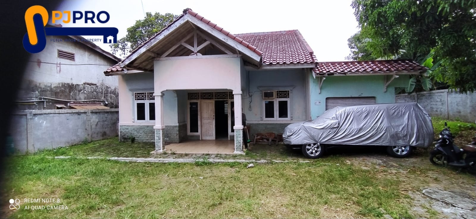 Dijual Rumah Tua Perlu Renovasi Total Hitung Tanah di Kampung Ma