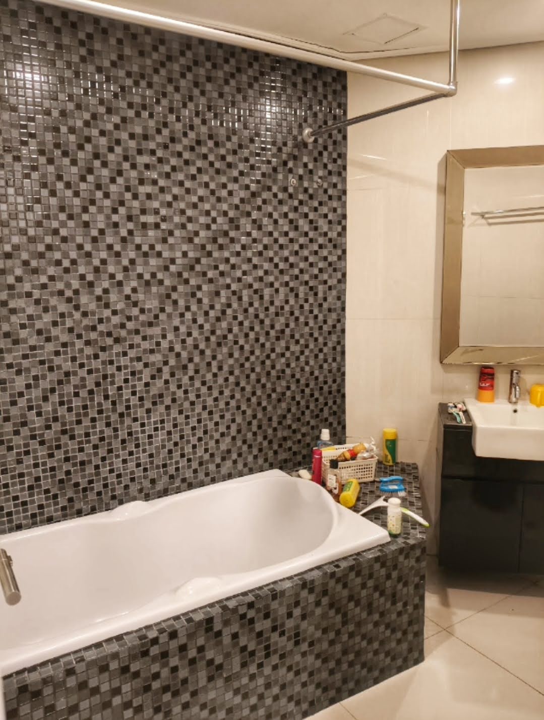 SEWA Apartment THE VUE Lt 12 Ciputra World Surabaya
