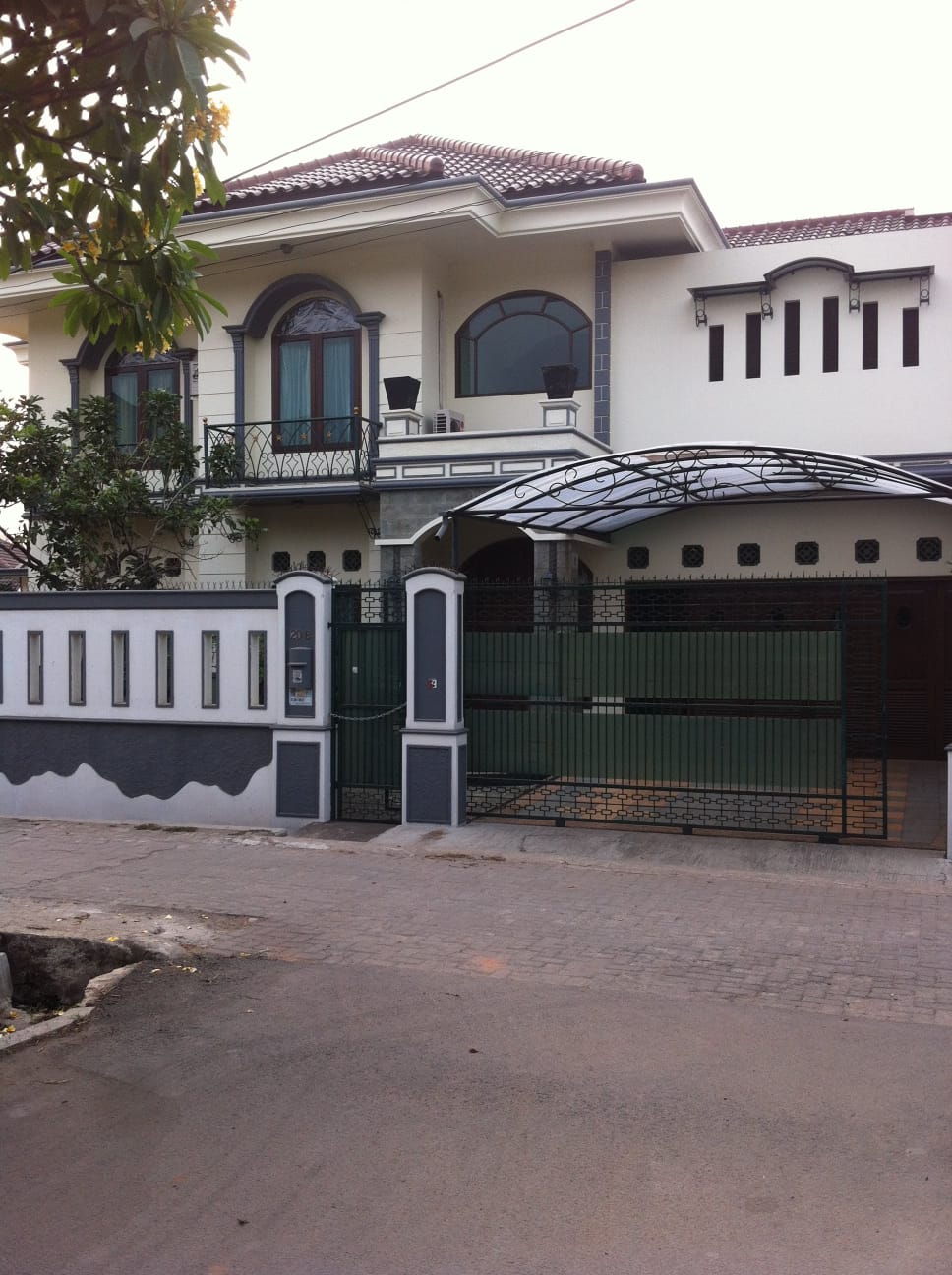 Dijual rumah komplek spesial 3 muka di area M Kahfi, Ciganjur