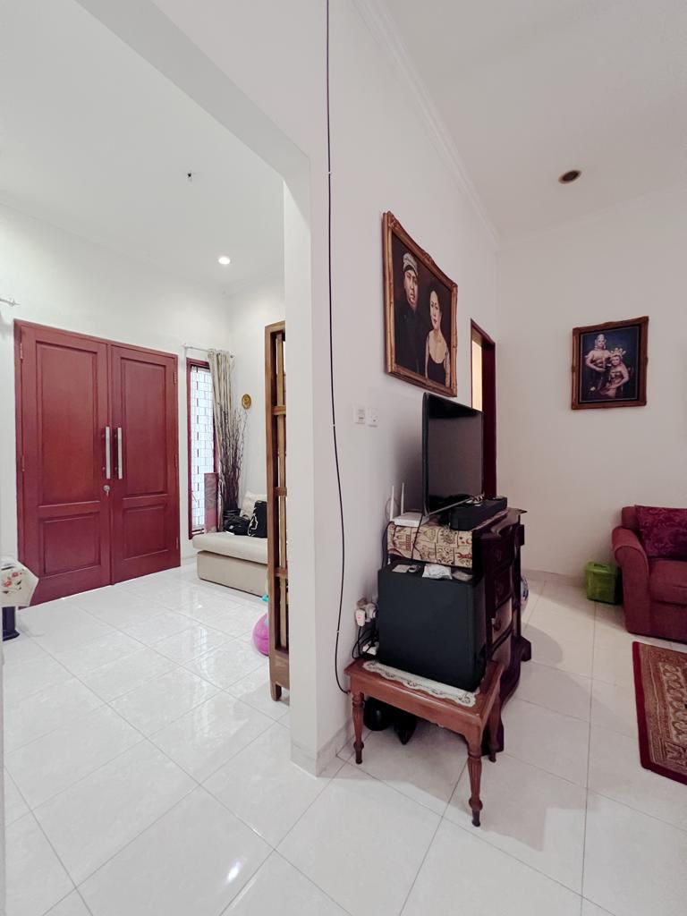 Dijual rumah komplek cantik di Cireundeu, Ciputat Timur