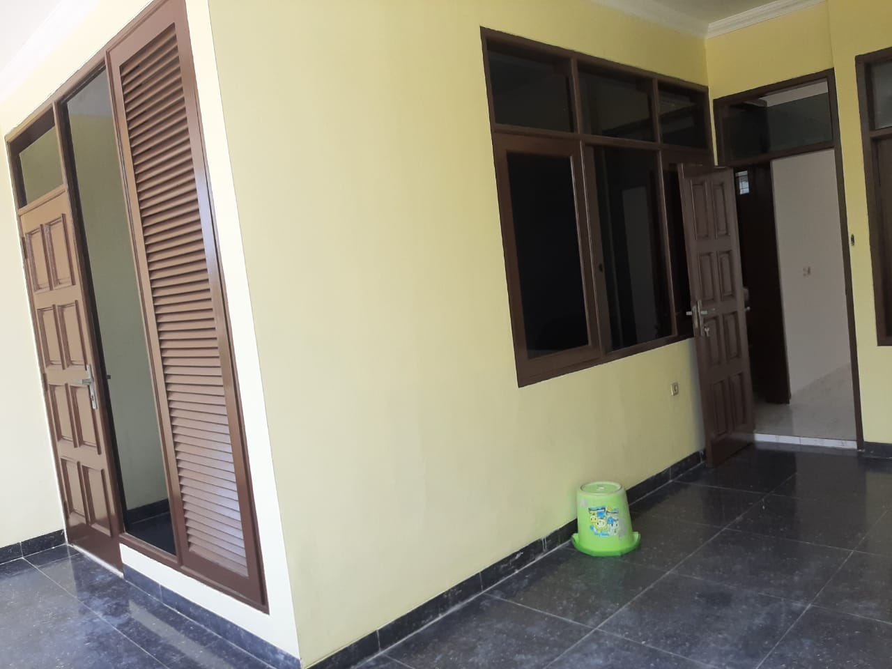 Dijual rumah komplek siap huni di Modernland, Kelapa indah