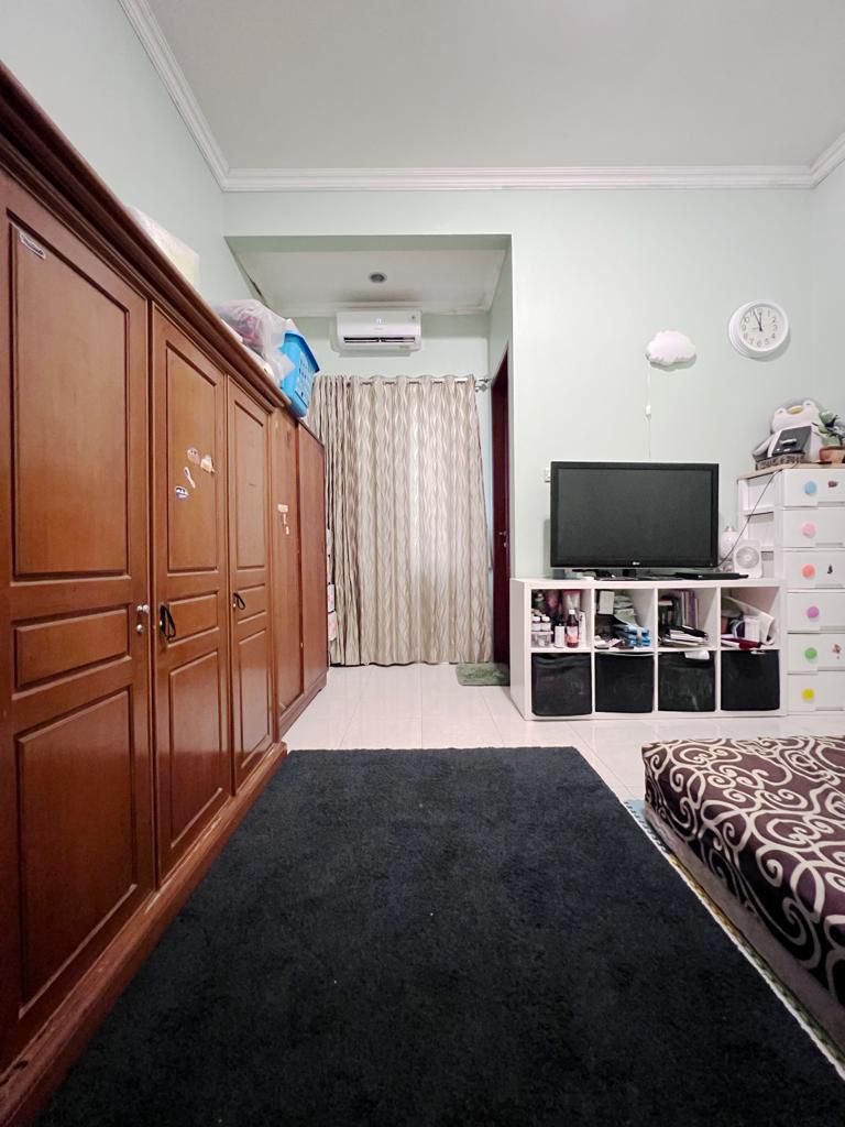 Dijual rumah komplek cantik di Cireundeu, Ciputat Timur