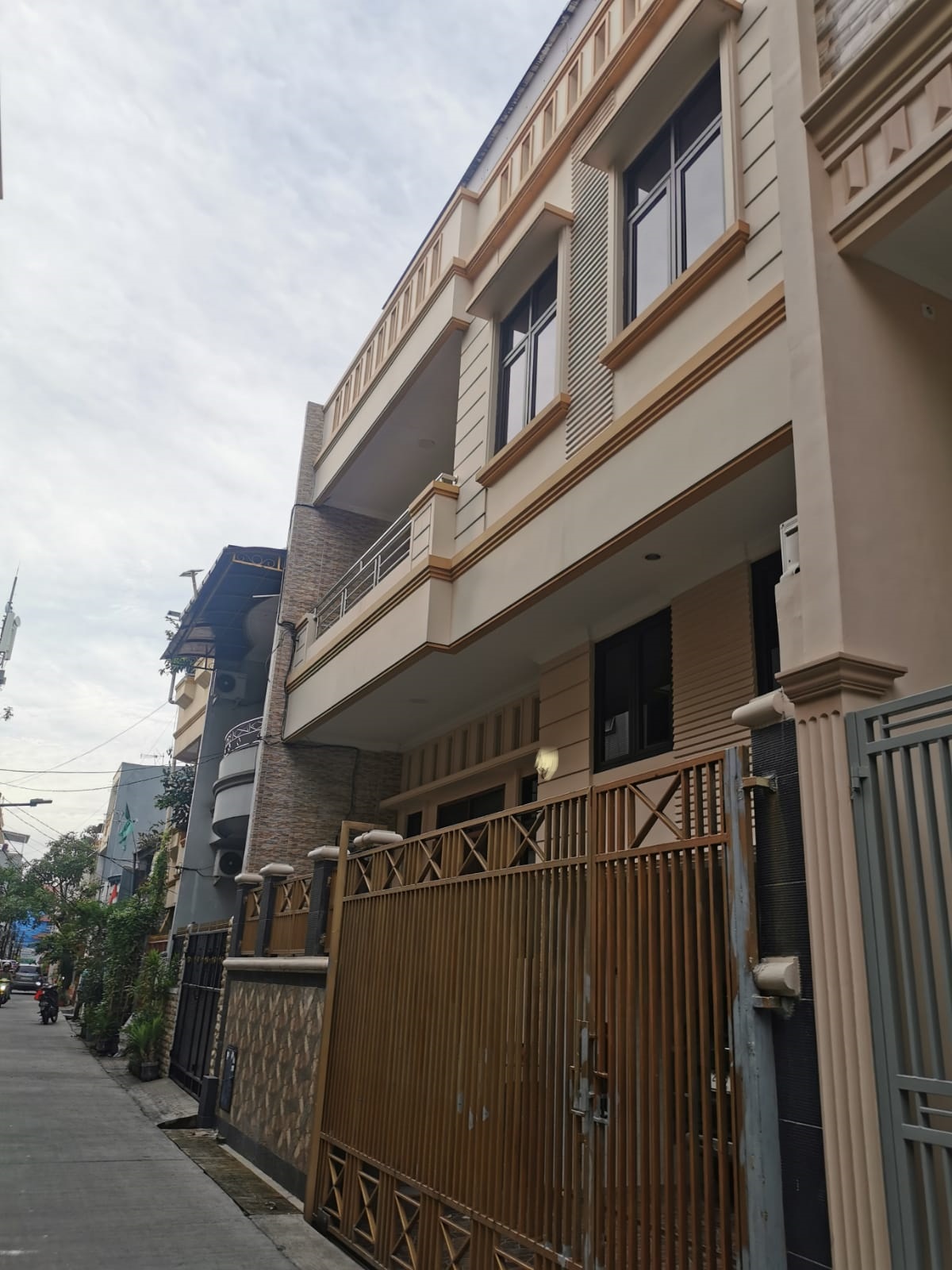 Dijual rumah cantik dipademangan Timur, Jakarta Utara