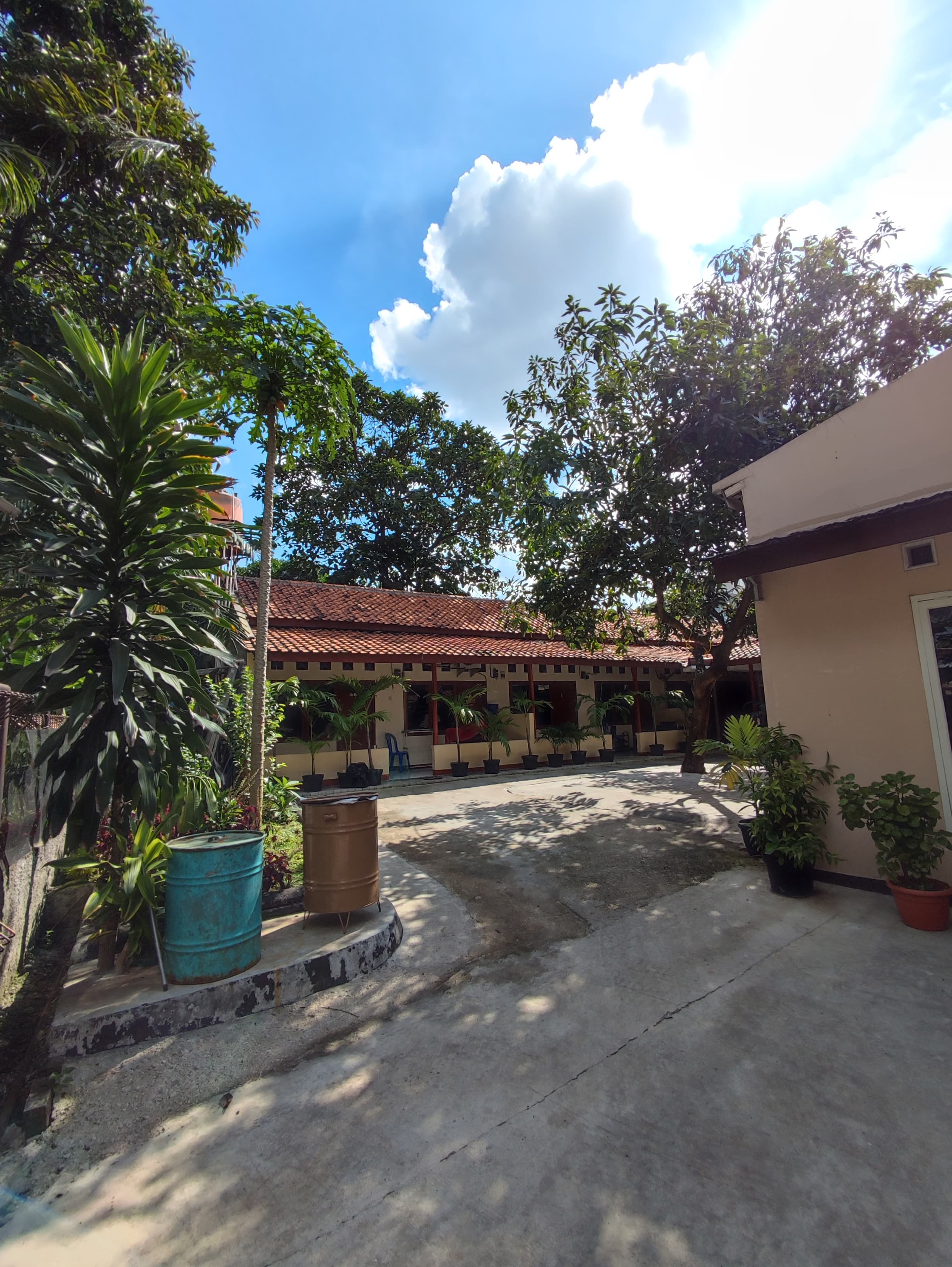 Dijual rumah dan kostan di area Bintaro Sektor 5 dekat Stan
