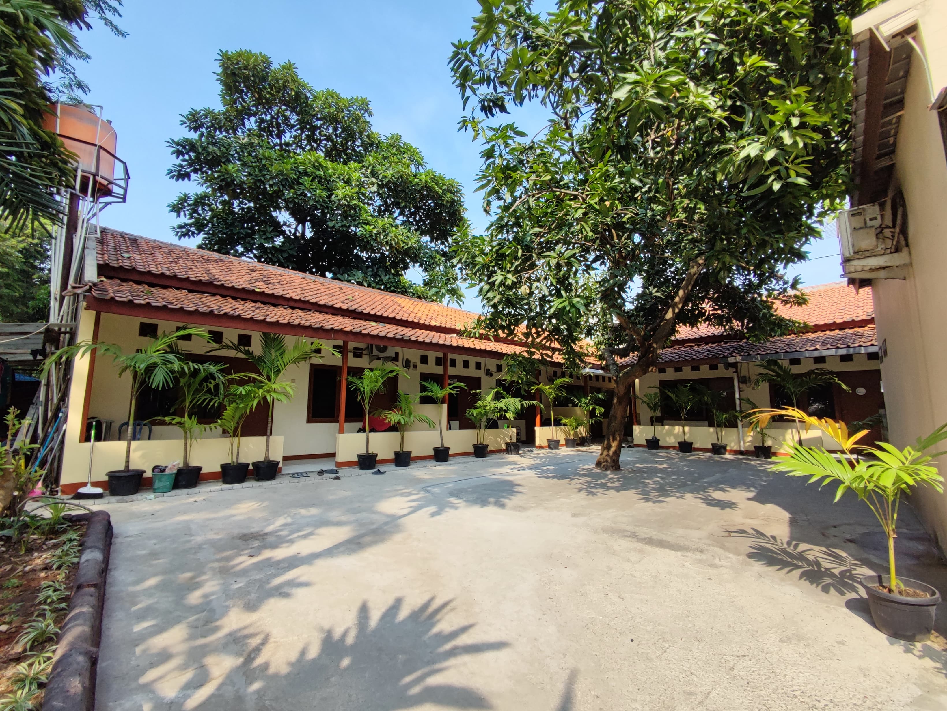 Dijual rumah dan kostan di area Bintaro Sektor 5 dekat Stan