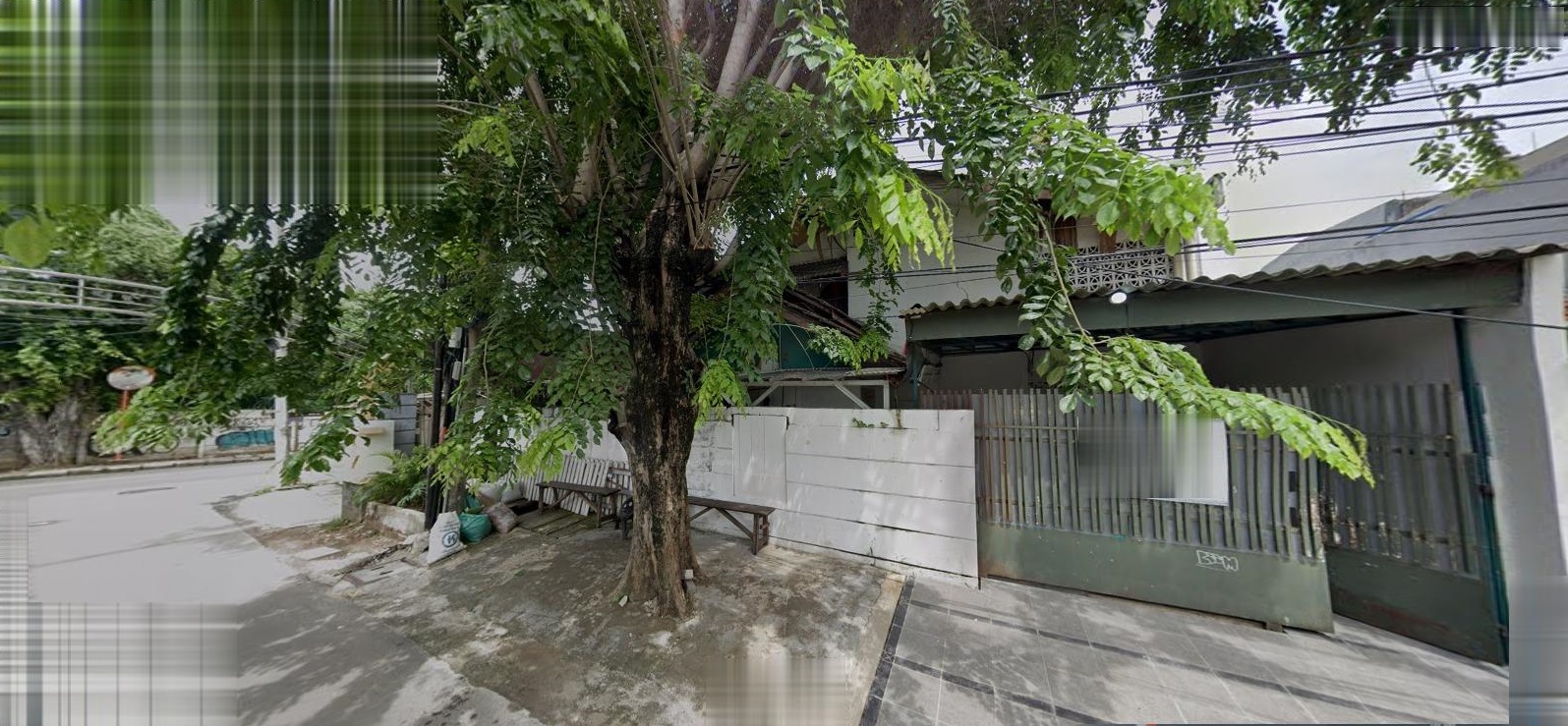 Dijual rumah dan ruang usaha di Durensawit, Jakarta Timur
