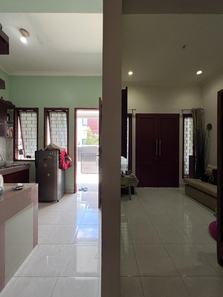 Dijual rumah komplek cantik di Cireundeu, Ciputat Timur