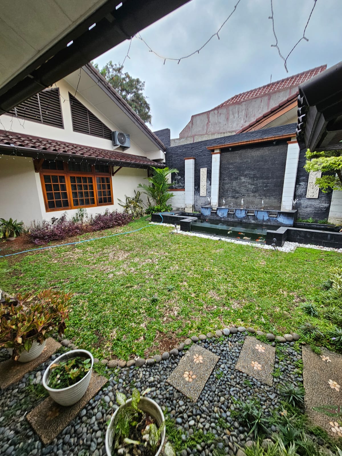Dijual rumah cantik di Rempoa, Ciputat Timur, Tangerang Selatan